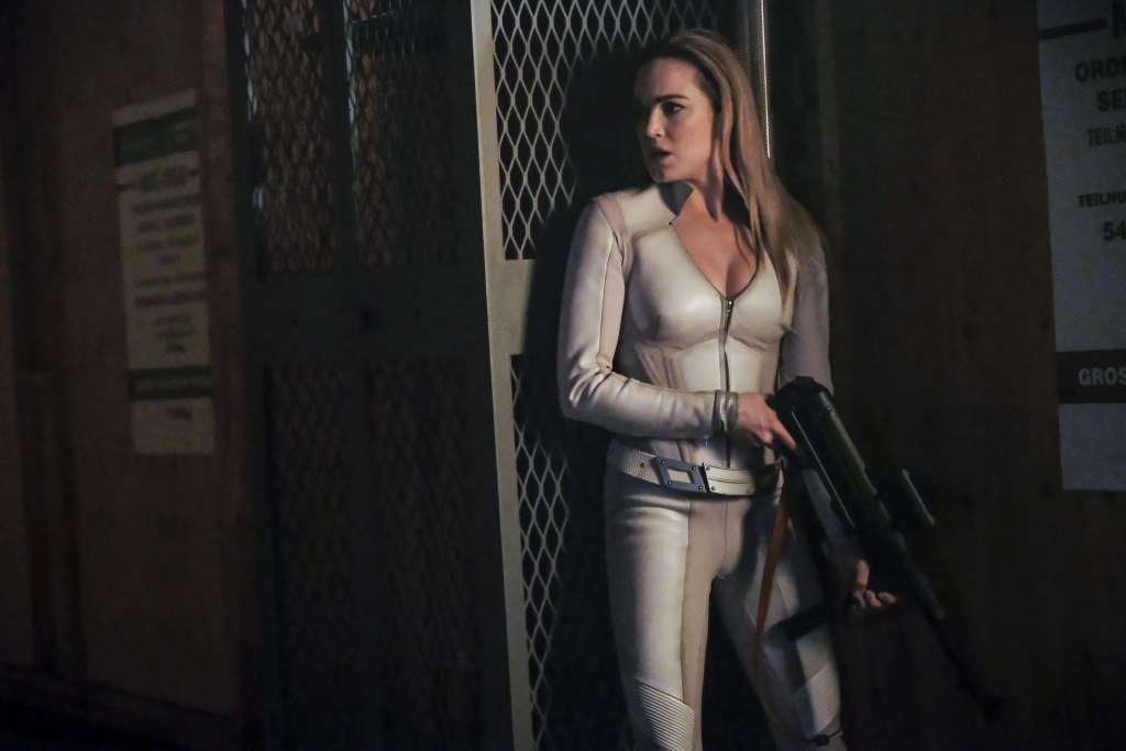 Sara Lance in Arrow Season 6 Wallpaper