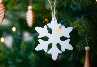 Snowflake Christmas Tree Decoration Wallpaper